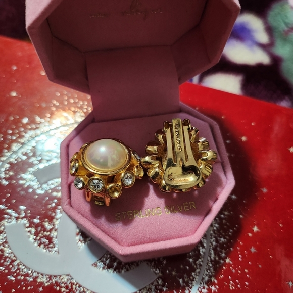 Christian Dior Vintage Signed Clip-on earrings - Picture 12 of 15